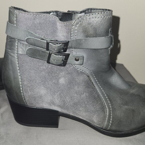 Grey Leather/Suede Pointed Toe Ankle Boots By Catherine Malandrino - Picture 7 of 10